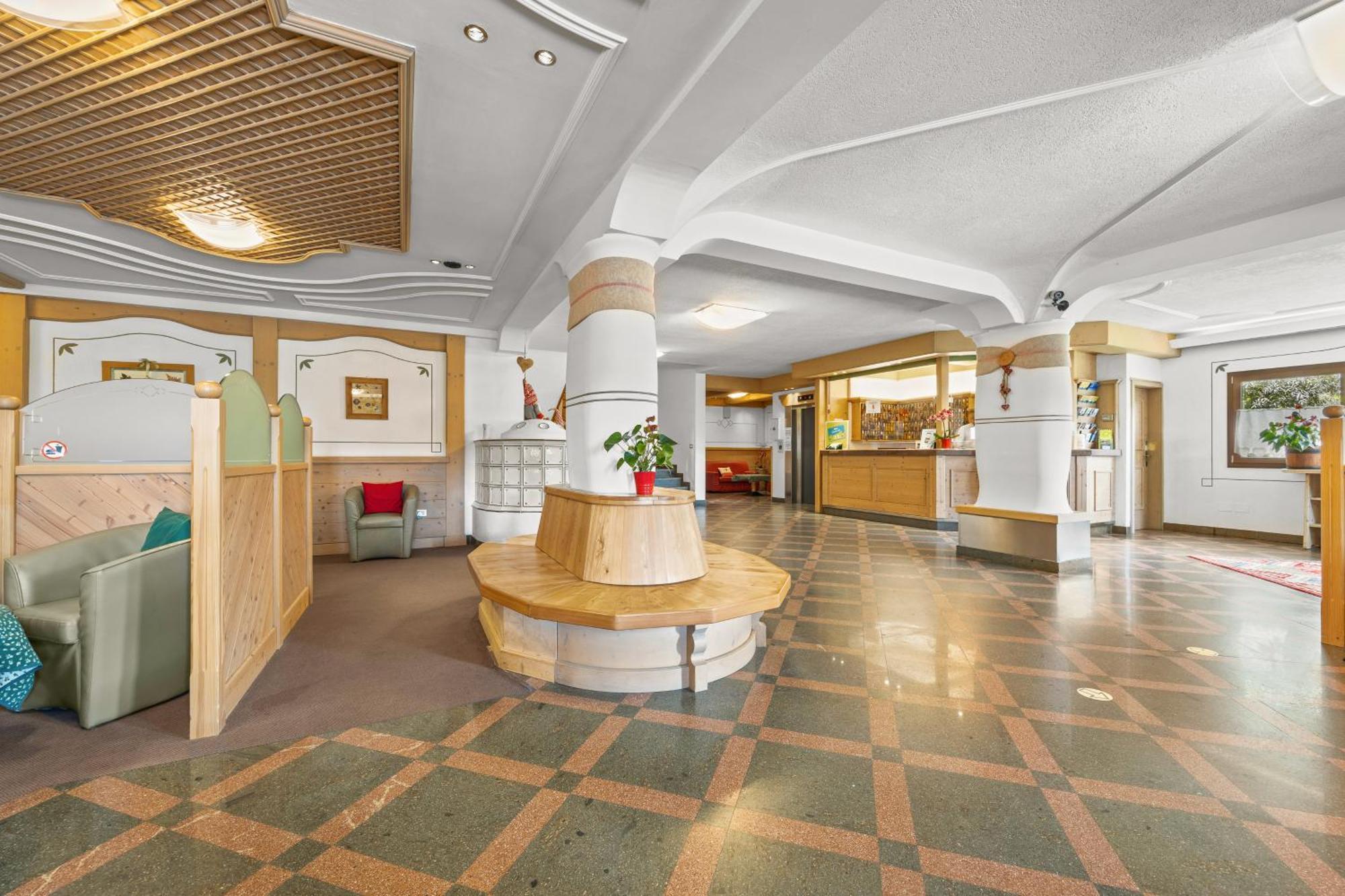 Aparthotel Des Alpes Cavalese Luaran gambar
