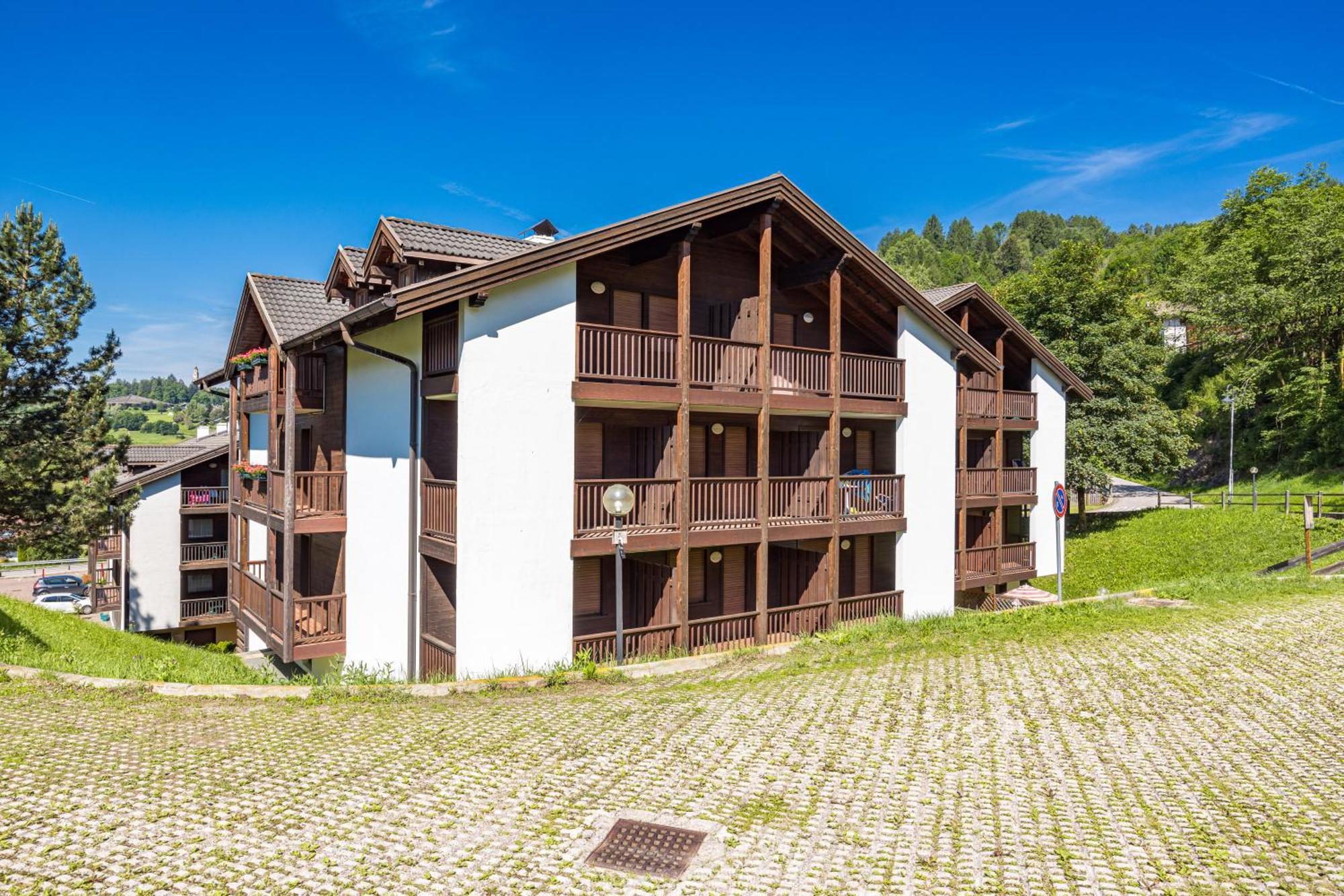 Aparthotel Des Alpes Cavalese Luaran gambar